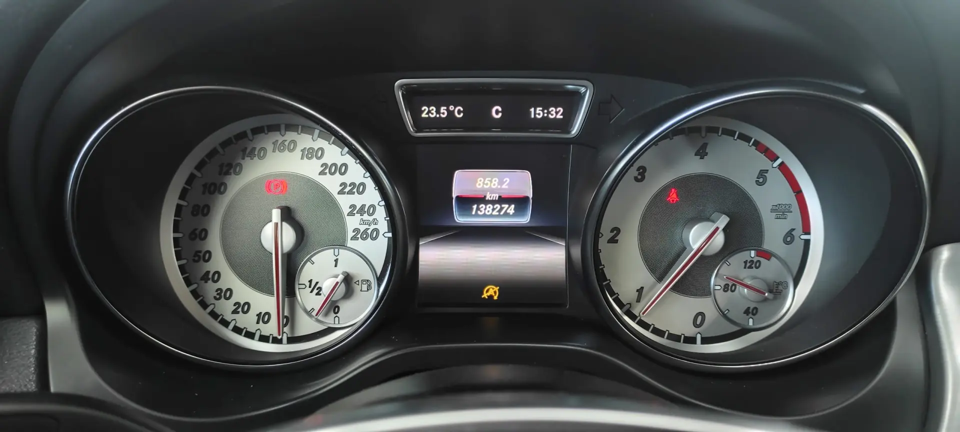 Mercedes-Benz CLA 180 d Shooting Brake AMG Line 37