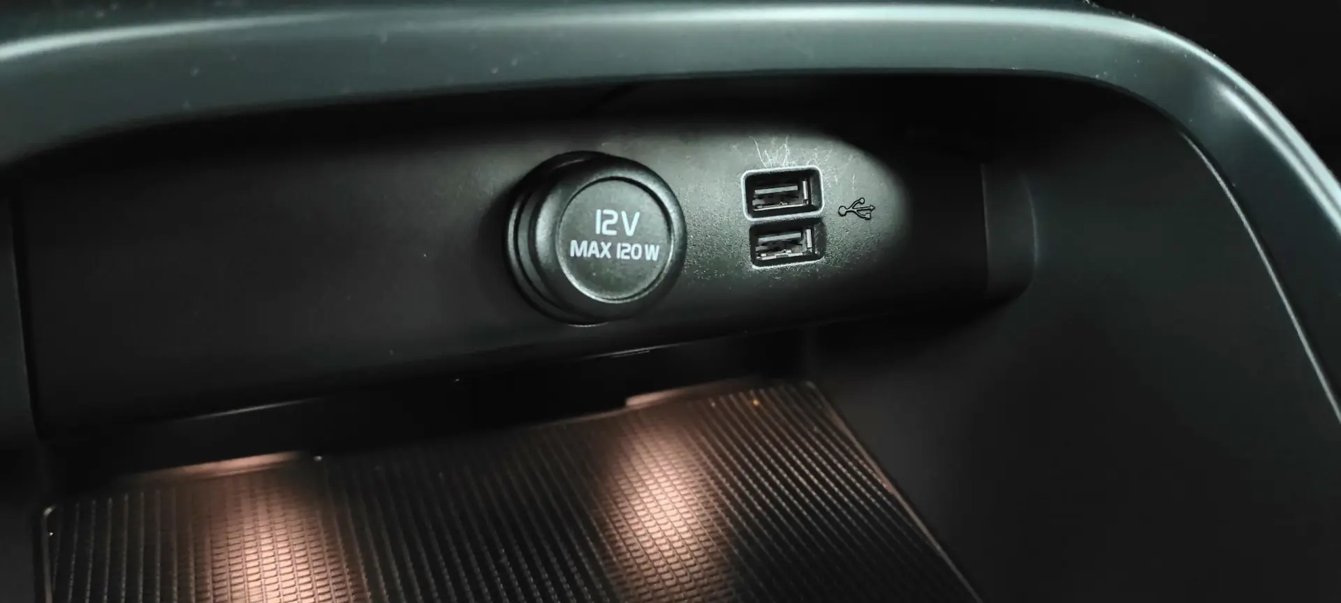 Volvo XC 40 2.0 D3 R-Design Geartronic 31