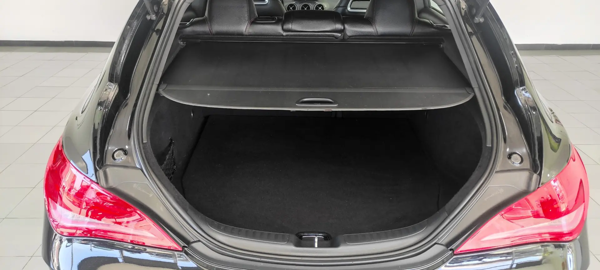 Mercedes-Benz CLA 180 d Shooting Brake AMG Line 19