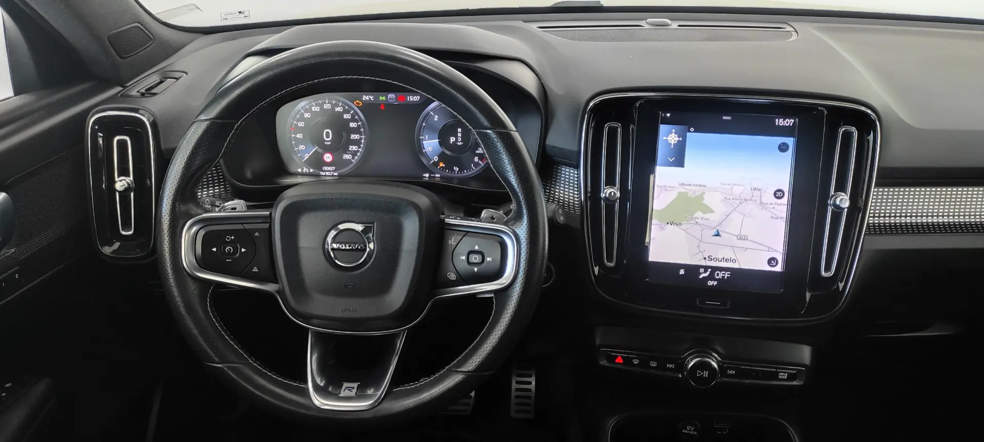 Volvo XC 40 2.0 D3 R-Design Geartronic 24