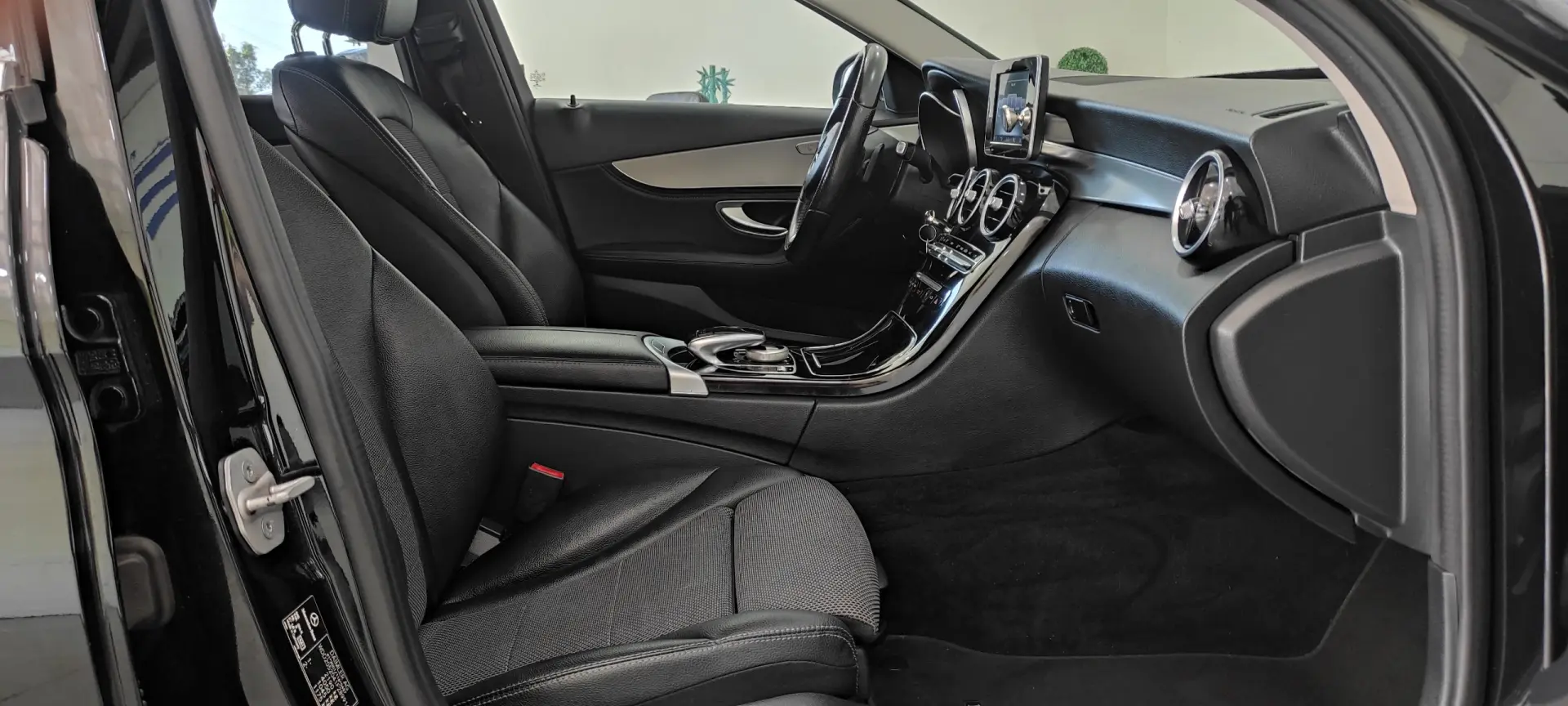 Mercedes-Benz C 220 (BlueTEC) d Station 7G-TRONIC Avantgarde 24