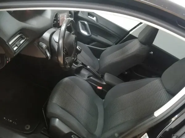Peugeot 308 1.5 BlueHDi Style 9