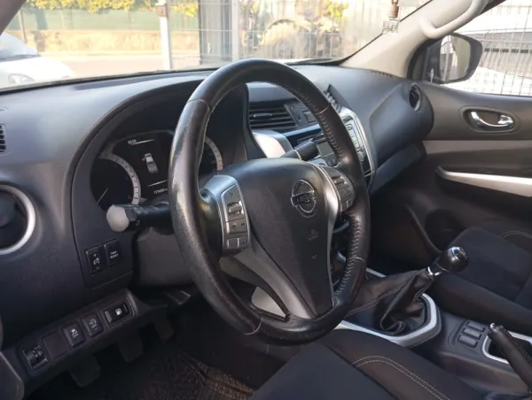 Nissan Navara 2