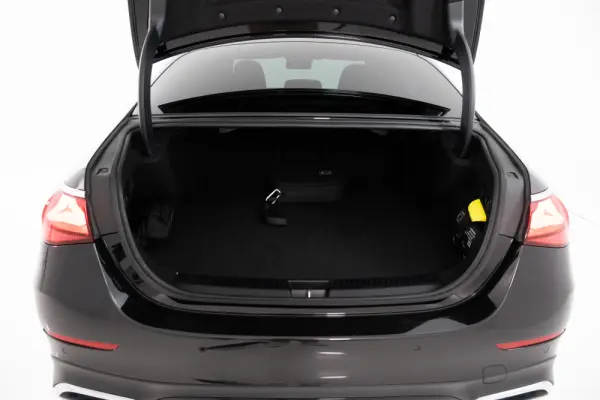 Mercedes-Benz E 300 e 10