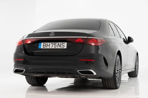 Mercedes-Benz E 300 e 11