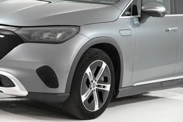 Mercedes-Benz EQE SUV 350+ 12