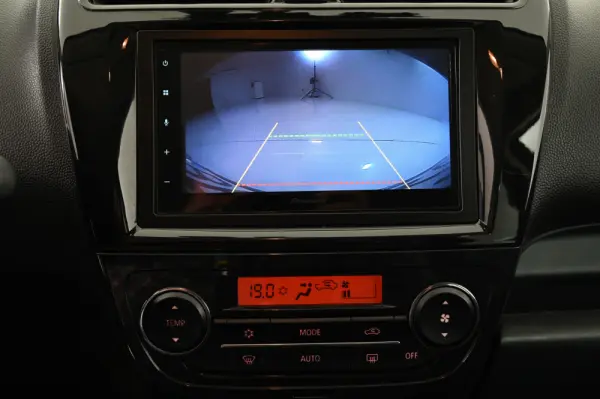 Mitsubishi Space Star 1.2 Connect Edition CVT 23