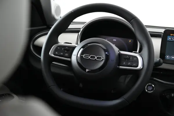 Fiat 600 1.2 Hybrid La Prima 19