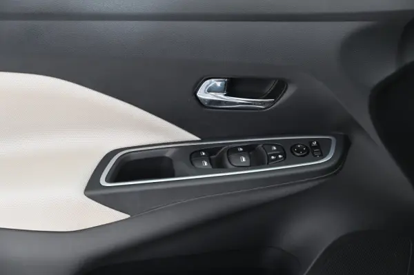 Nissan Micra 1.0 IG-T Acenta 22