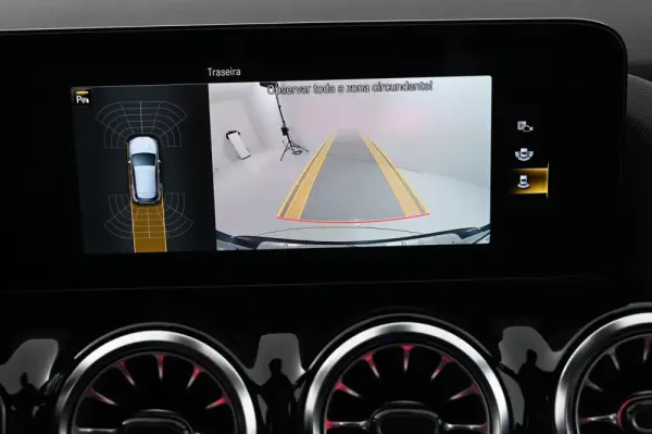 Mercedes-Benz GLA 200 AMG Line 20