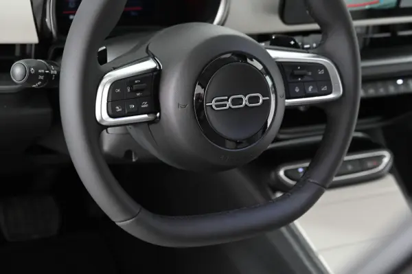 Fiat 600 1.2 Hybrid La Prima 20