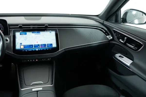 Mercedes-Benz E 300 e 22