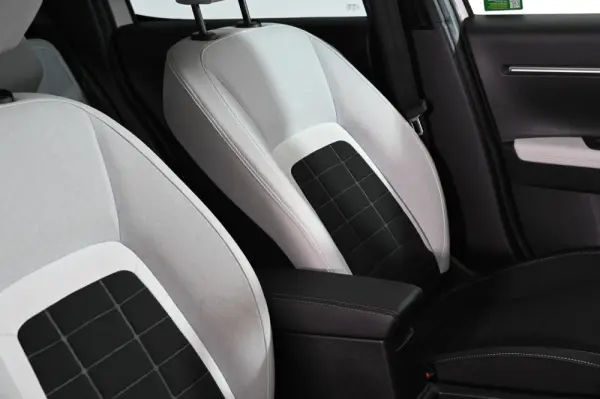 Citroën e-C3 44 kWh Autonomia Conforto Max 28