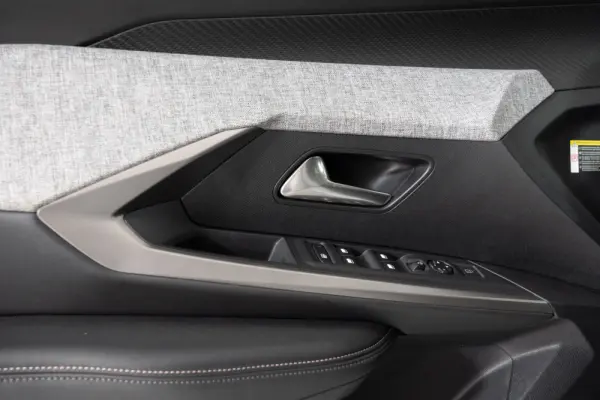 Peugeot 3008 1.2 Hybrid Allure Pack e-DCS6 43