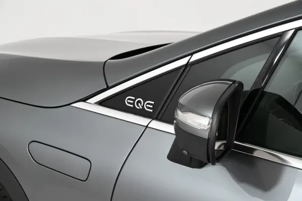 Mercedes-Benz EQE SUV 350+ 13