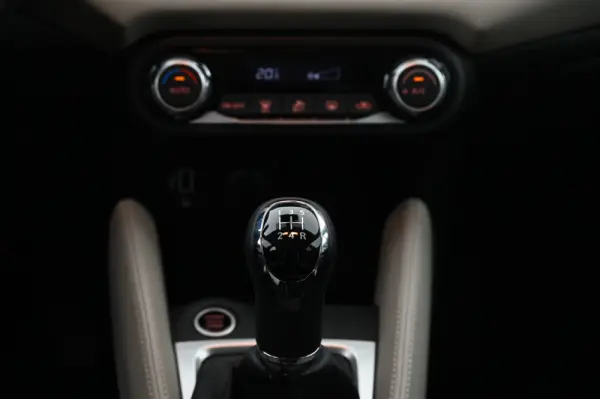 Nissan Micra 1.0 IG-T Acenta 19