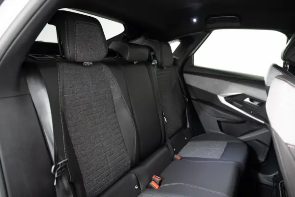 Peugeot 3008 1.2 Hybrid Allure Pack e-DCS6 38