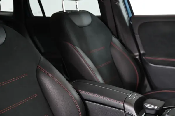 Mercedes-Benz GLA 200 AMG Line 22