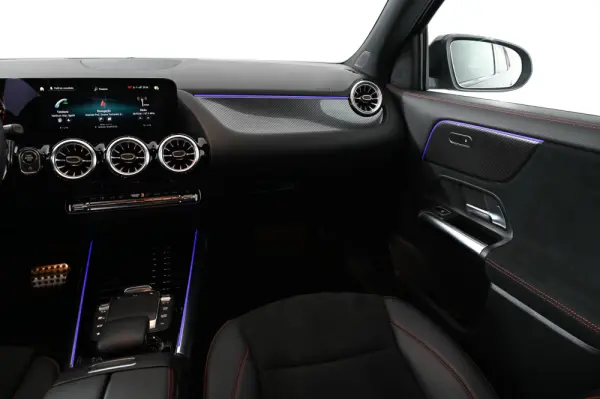 Mercedes-Benz GLA 200 AMG Line 15