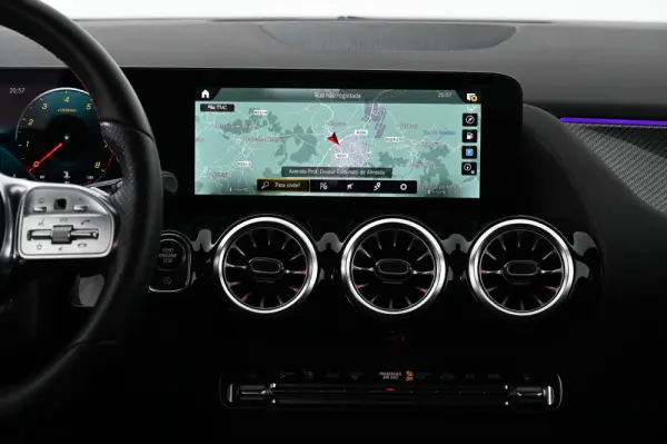 Mercedes-Benz GLA 200 AMG Line 19