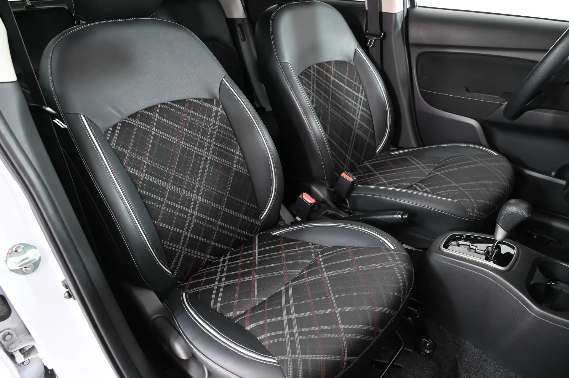 Mitsubishi Space Star 1.2 Connect Edition CVT 28