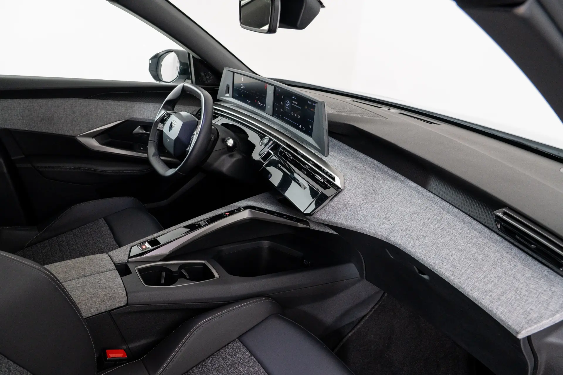 Peugeot 3008 1.2 Hybrid Allure Pack e-DCS6 32