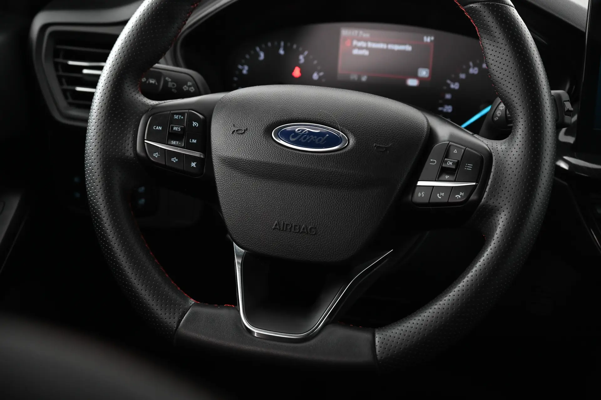 Ford Focus 1.0 EcoBoost MHEV ST-Line Aut. 15