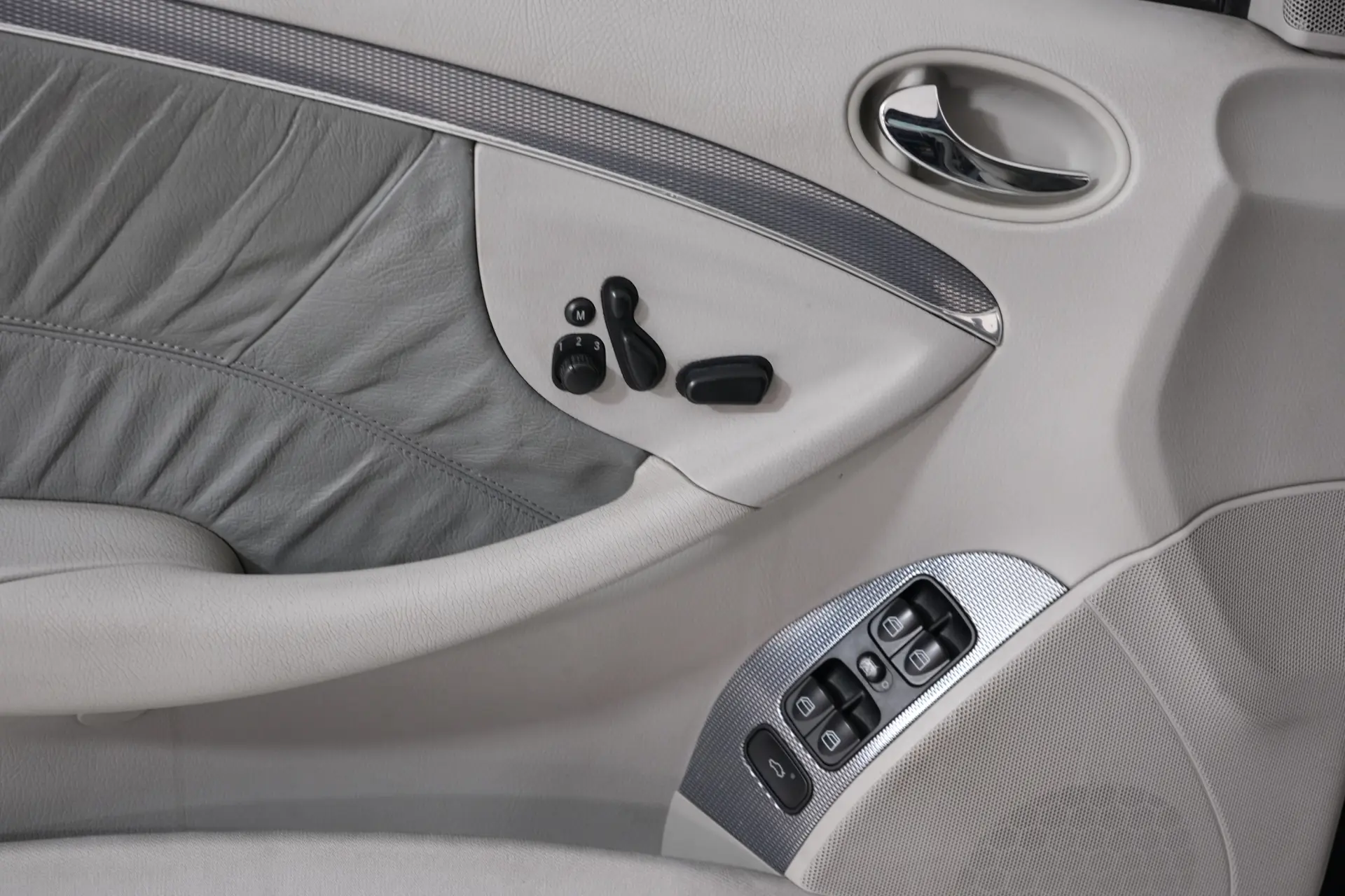 Mercedes-Benz CLK 200 K Avantgarde Aut. 27