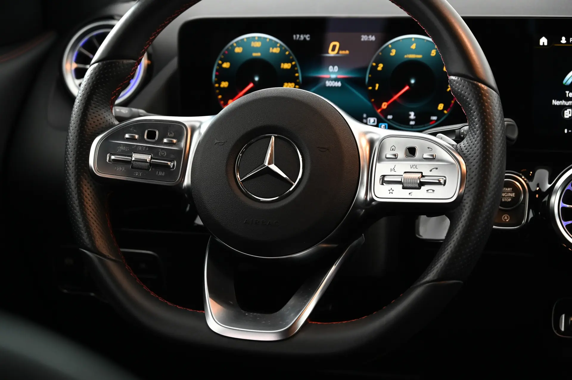 Mercedes-Benz GLA 200 AMG Line 16