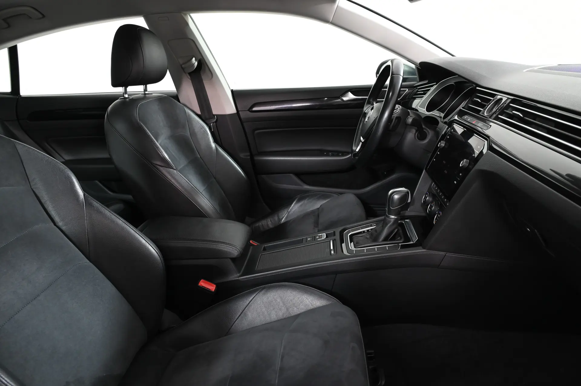 Volkswagen Arteon 2.0 TDI Elegance DSG 24