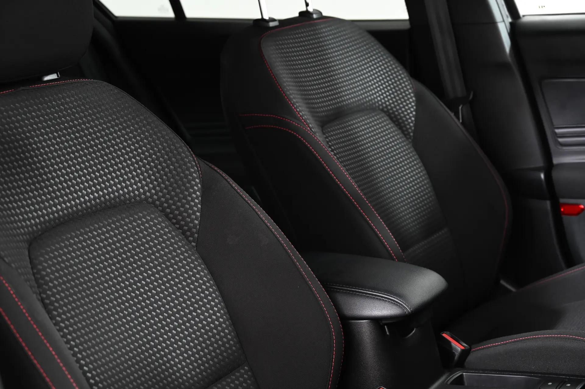 Ford Focus 1.0 EcoBoost MHEV ST-Line Aut. 24