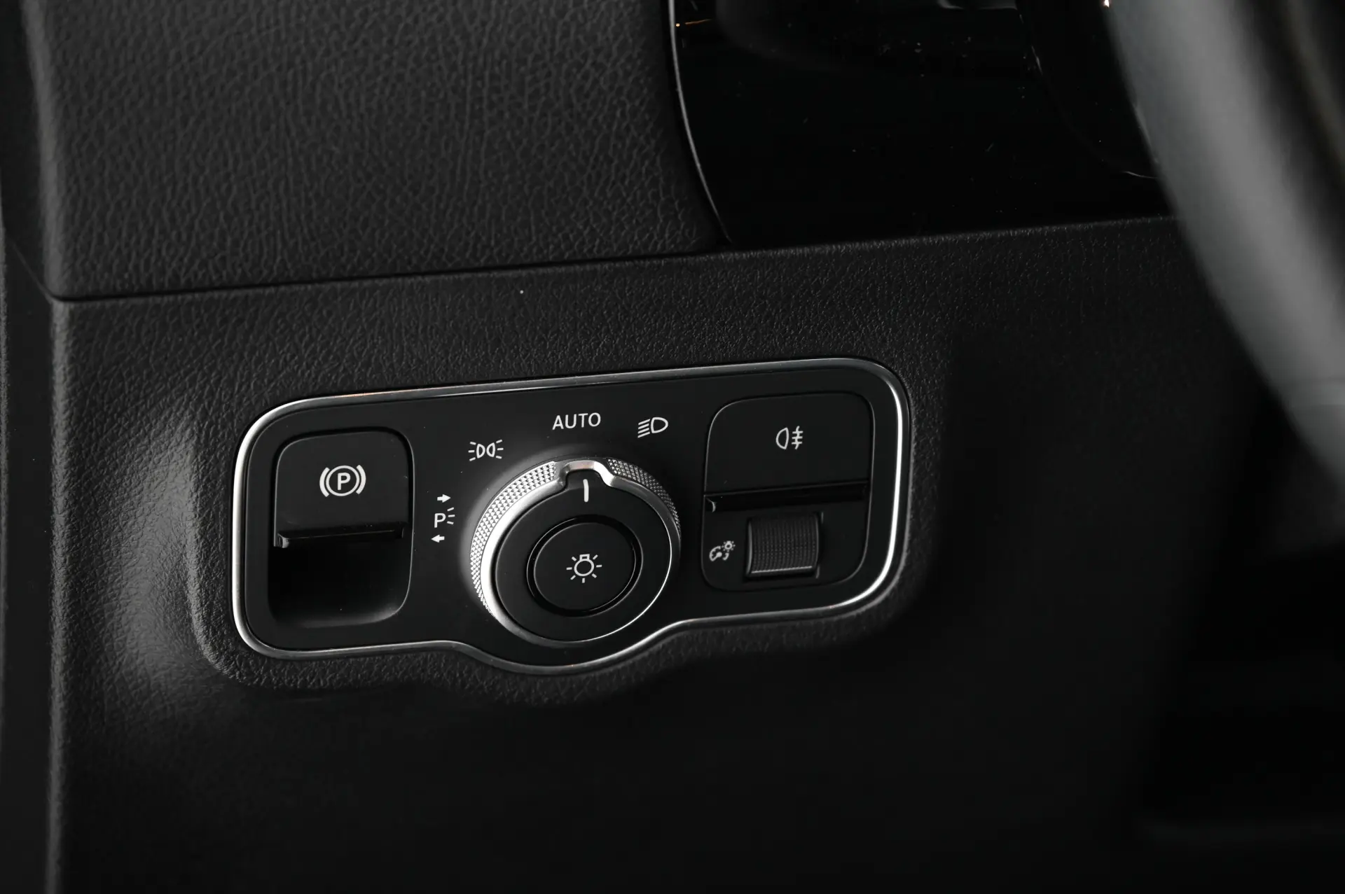 Mercedes-Benz GLA 200 AMG Line 24