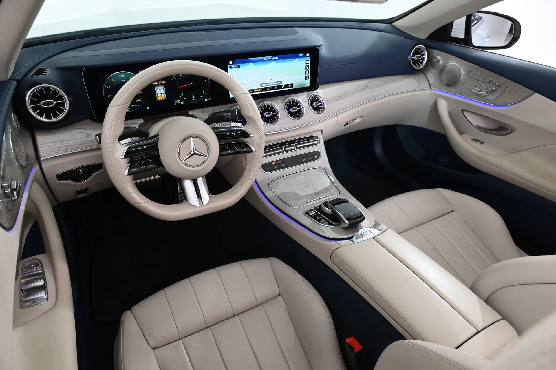 Mercedes-Benz E 220 d AMG Line Aut. 32