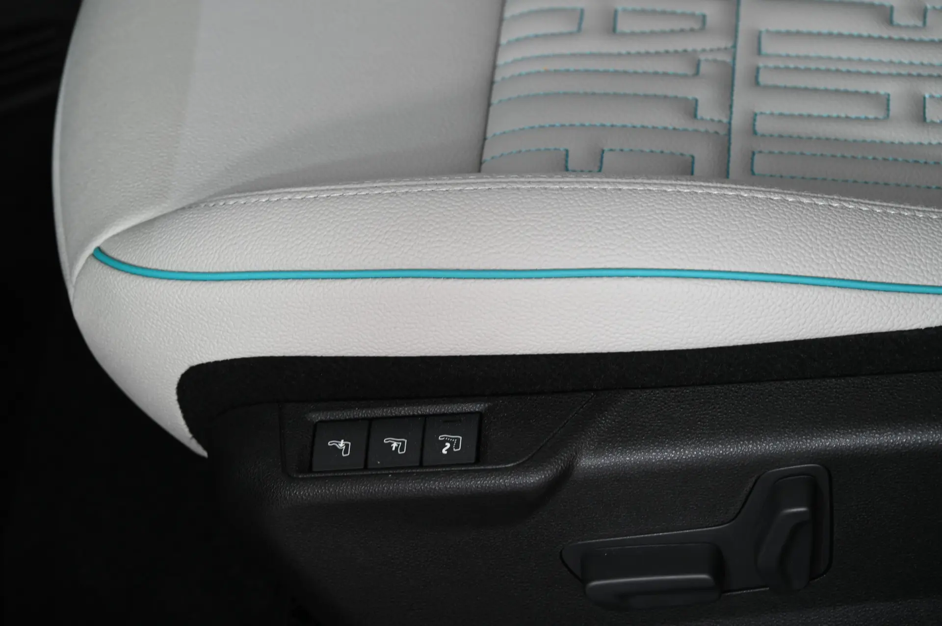 Fiat 600 1.2 Hybrid La Prima 28