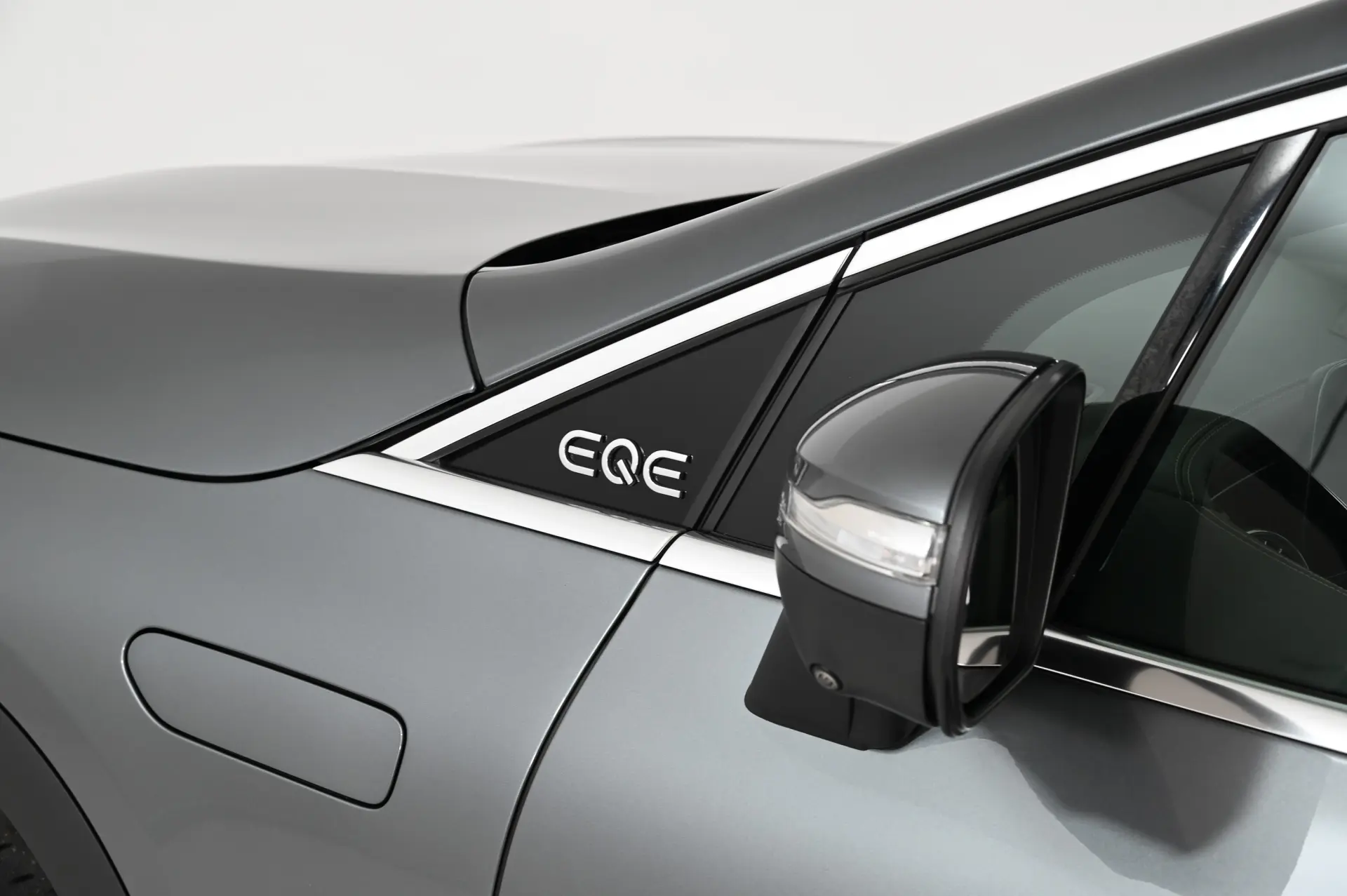 Mercedes-Benz EQE SUV 350+ 13