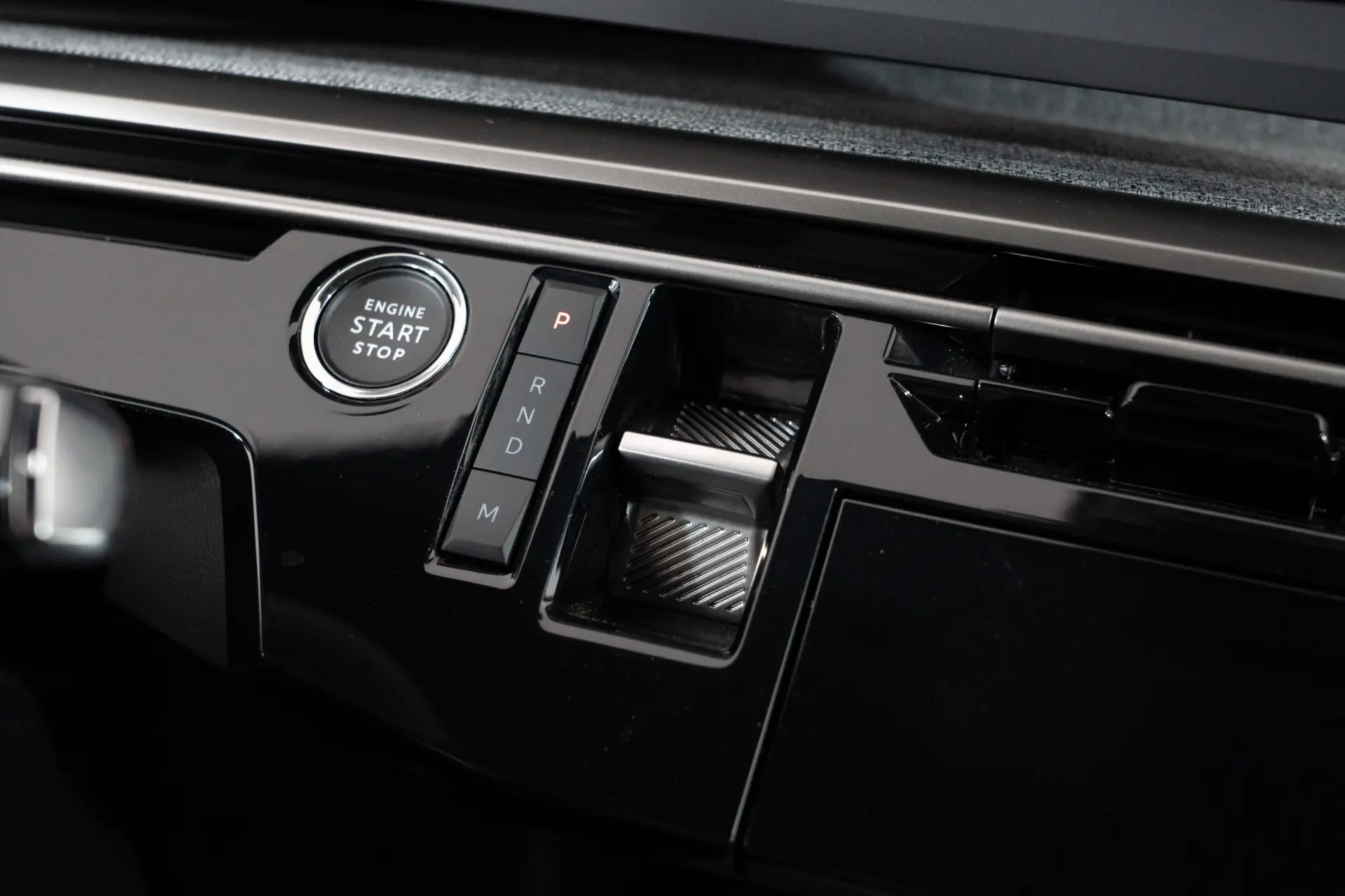 Peugeot 3008 1.2 Hybrid Allure Pack e-DCS6 40