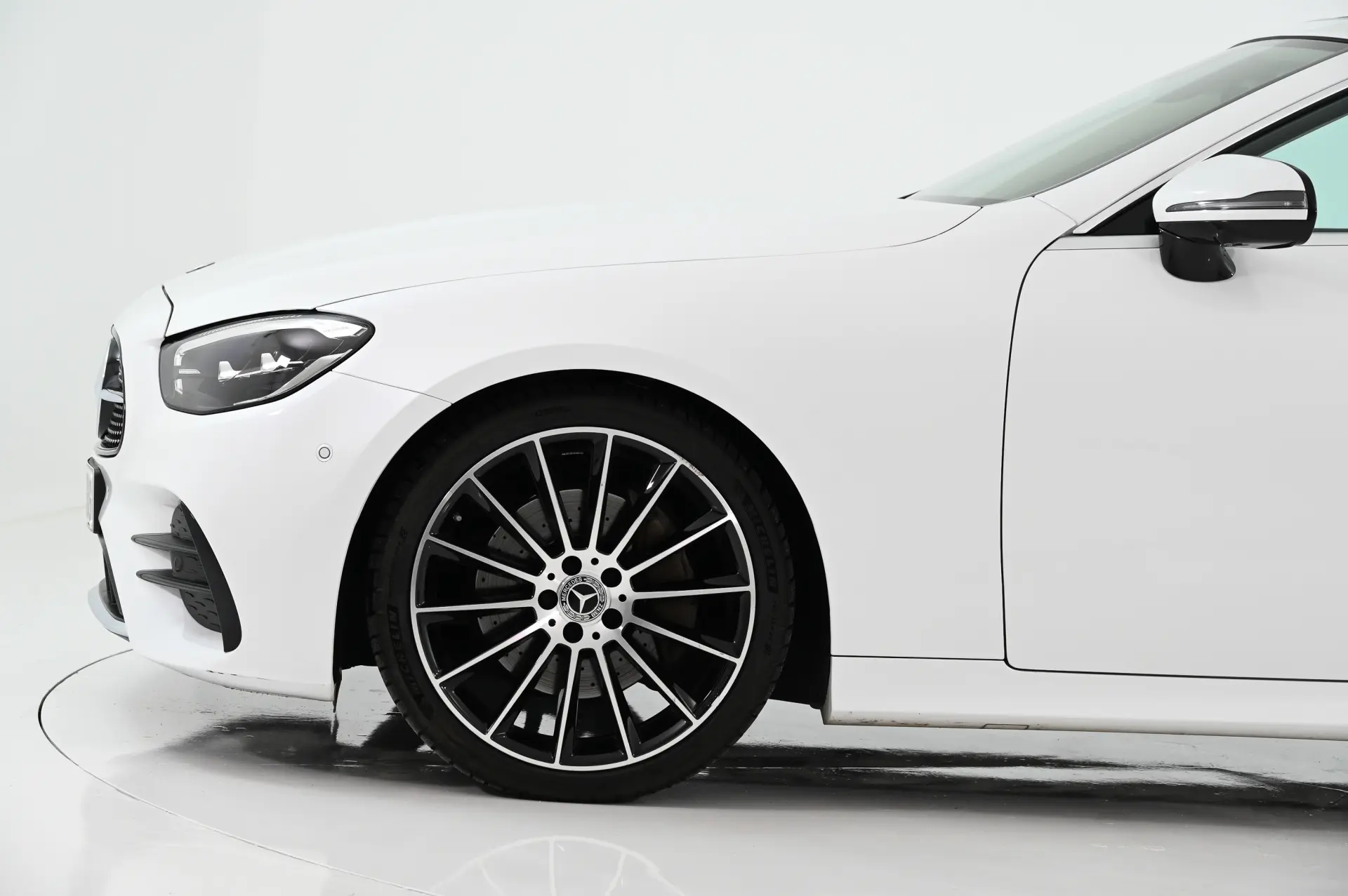 Mercedes-Benz E 220 d AMG Line Aut. 13