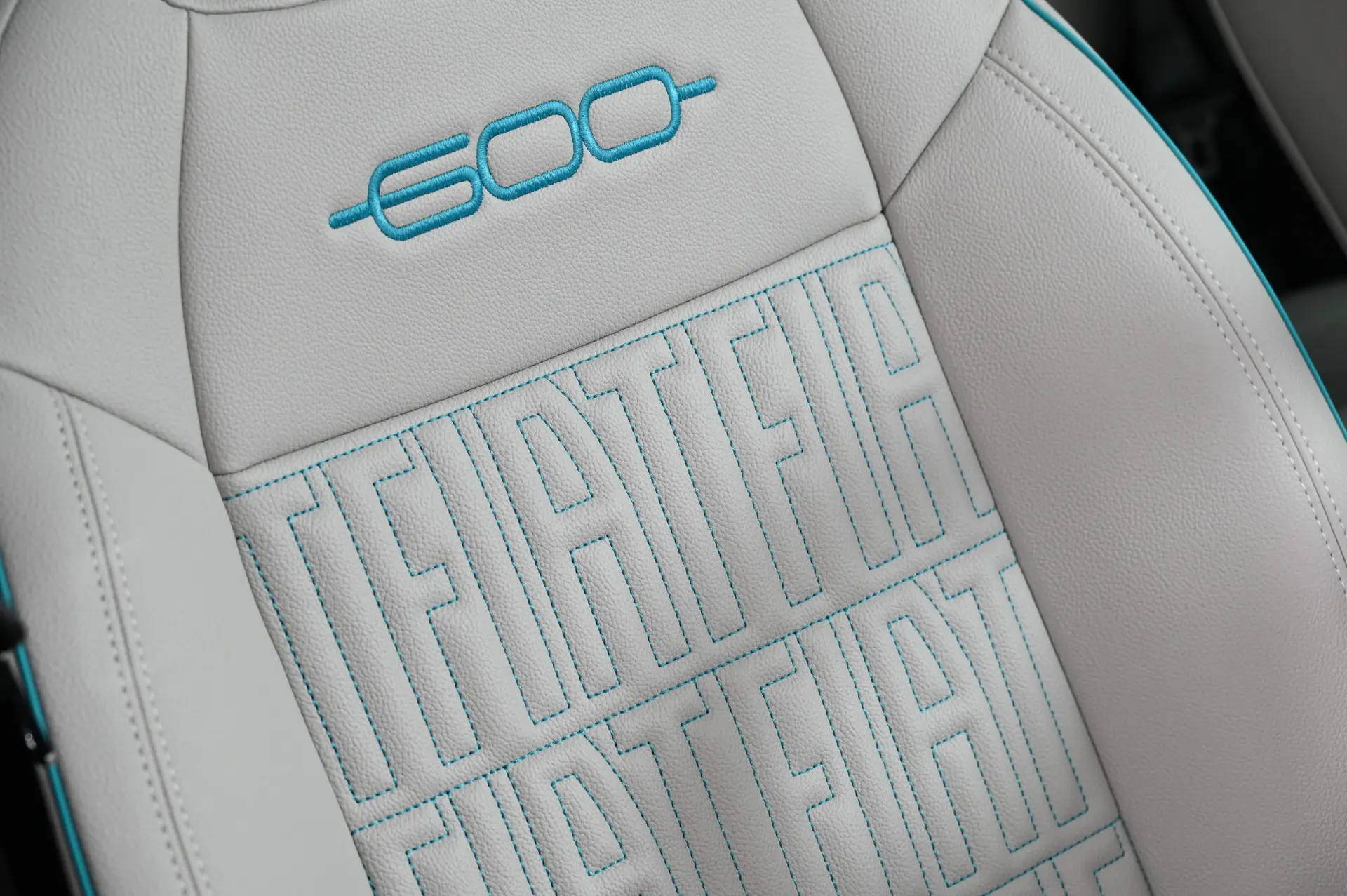 Fiat 600 1.2 Hybrid La Prima 27