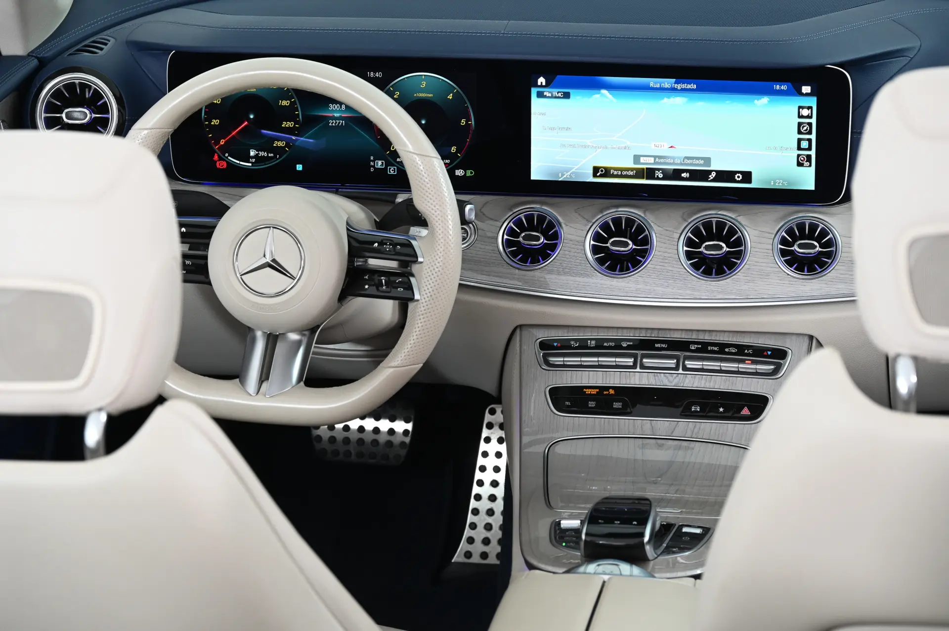 Mercedes-Benz E 220 d AMG Line Aut. 28