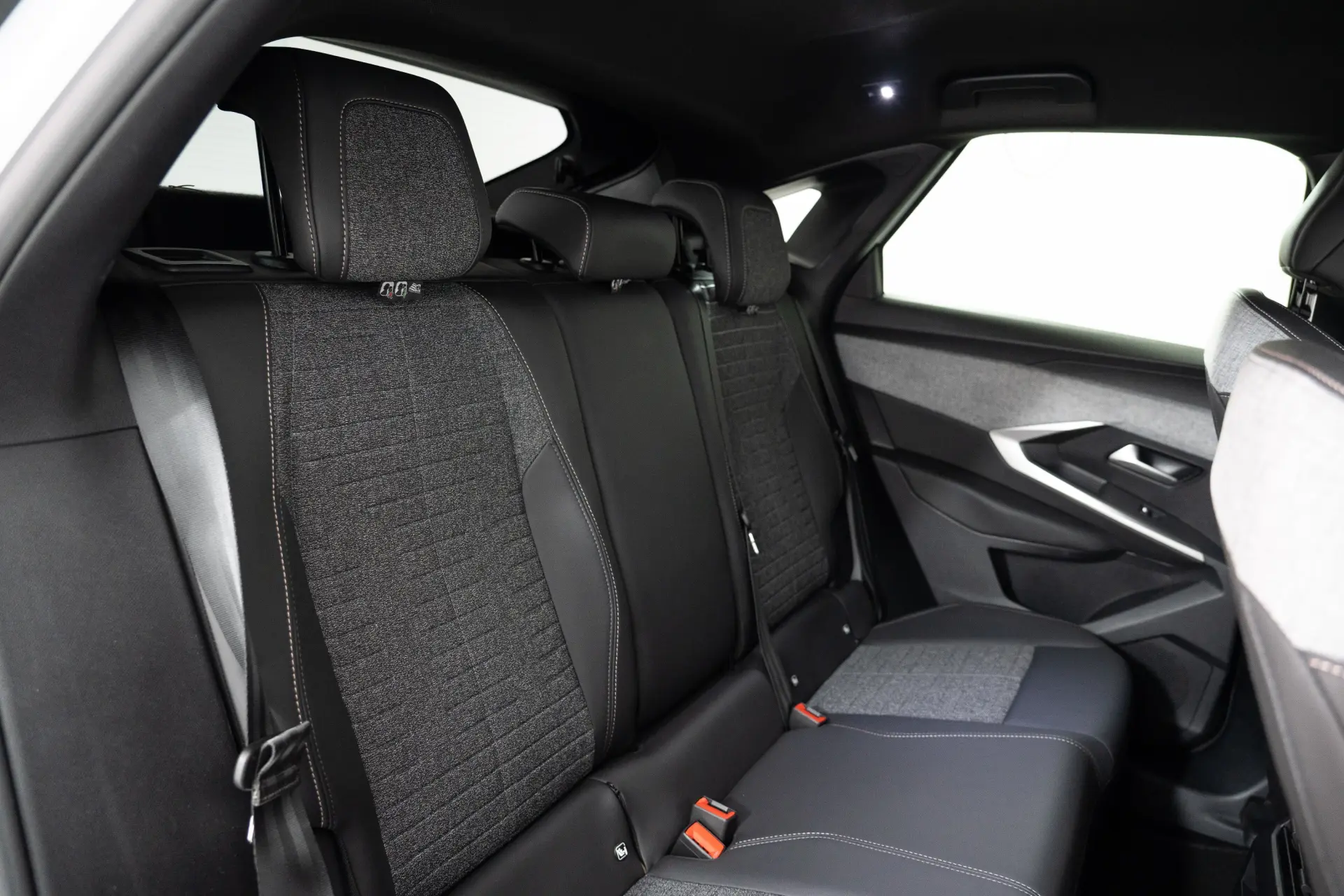 Peugeot 3008 1.2 Hybrid Allure Pack e-DCS6 38