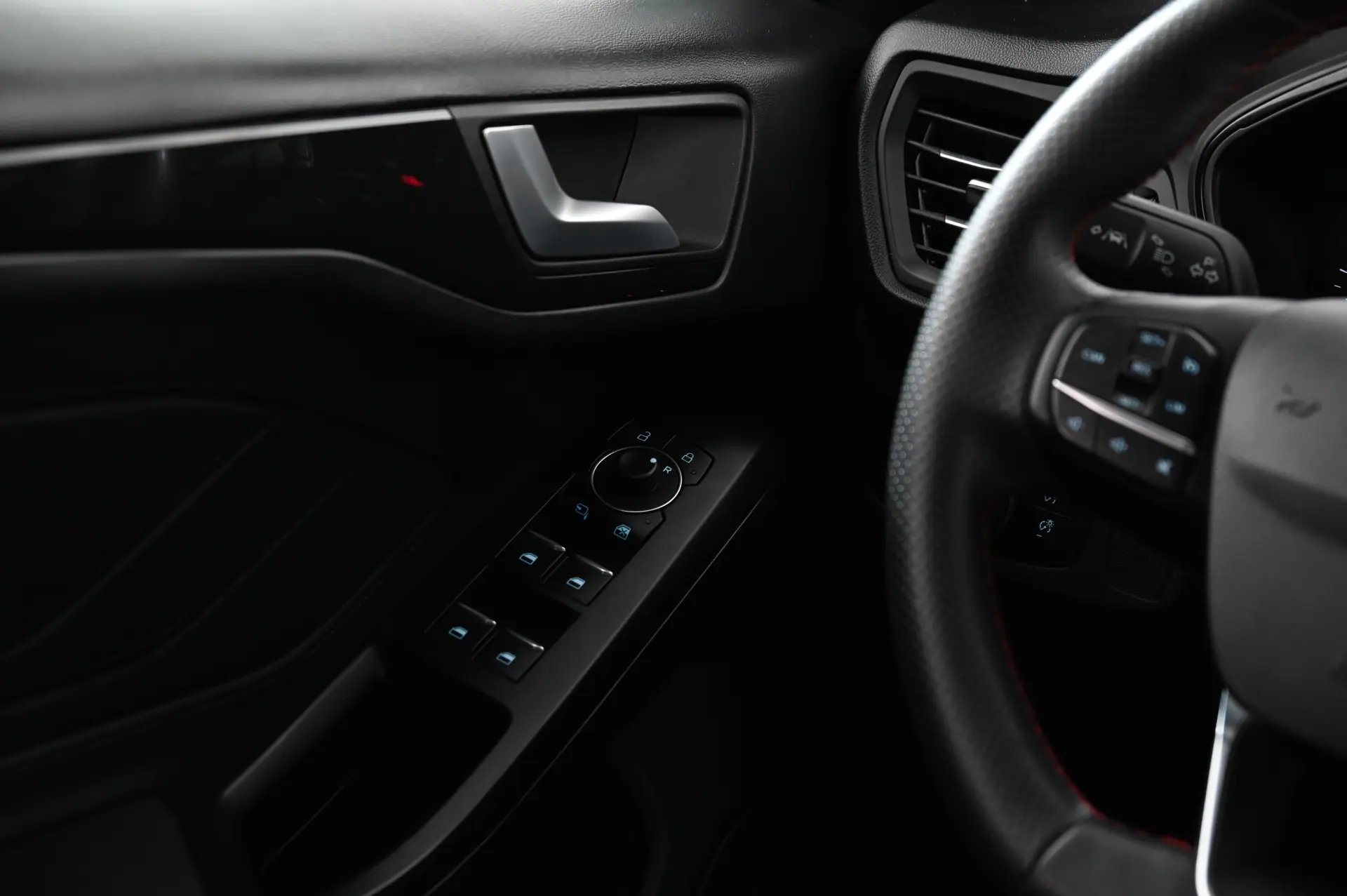 Ford Focus 1.0 EcoBoost MHEV ST-Line Aut. 18