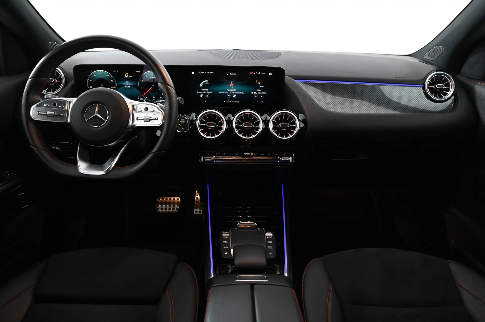 Mercedes-Benz GLA 200 AMG Line 3