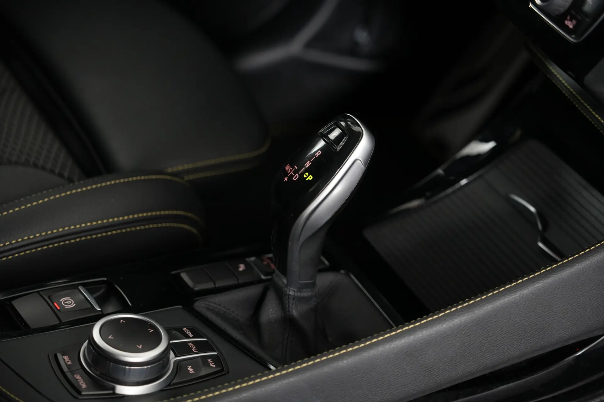 BMW X2 16 d sDrive Auto Pack M 31