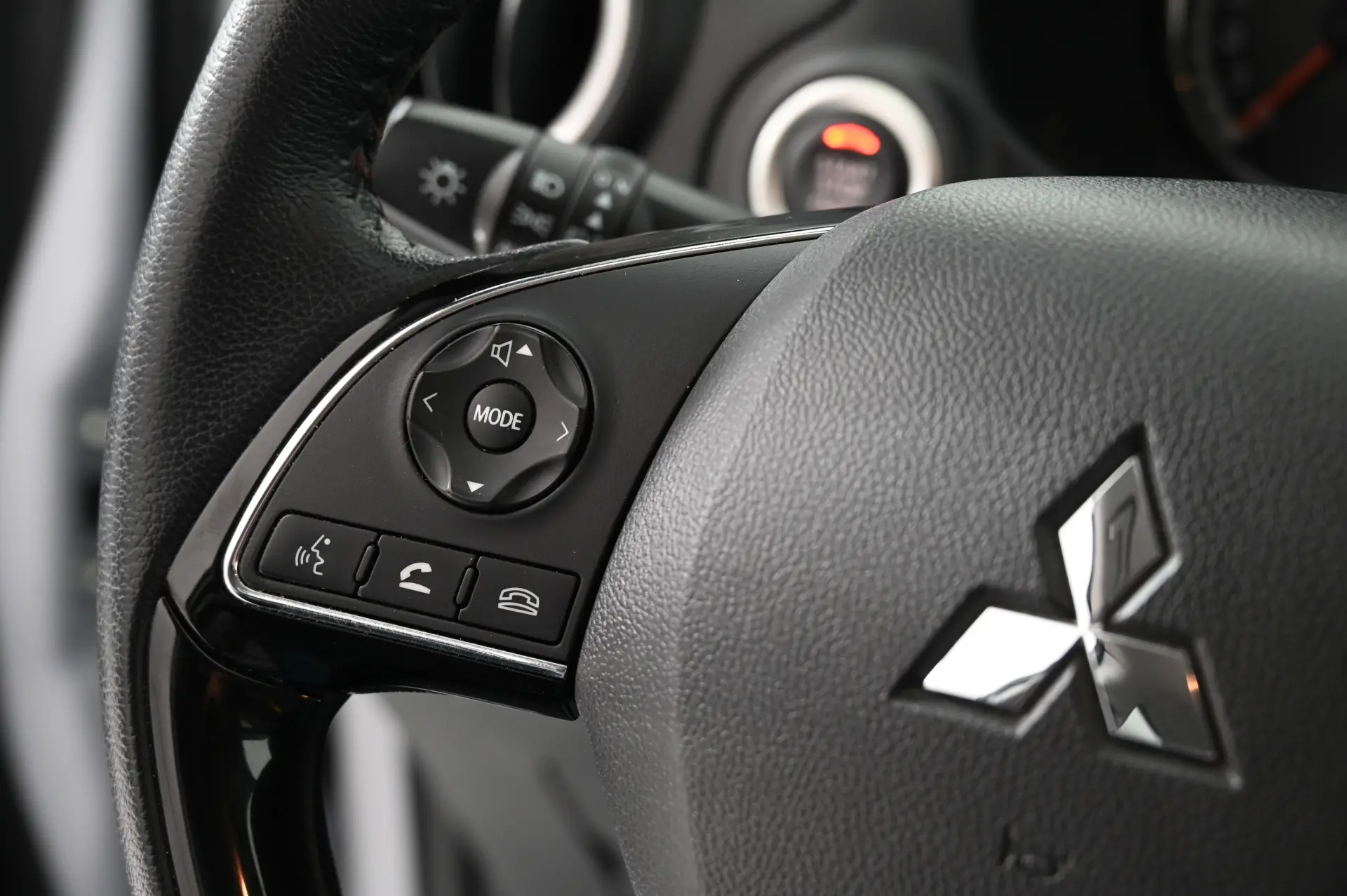 Mitsubishi Space Star 1.2 Connect Edition CVT 26