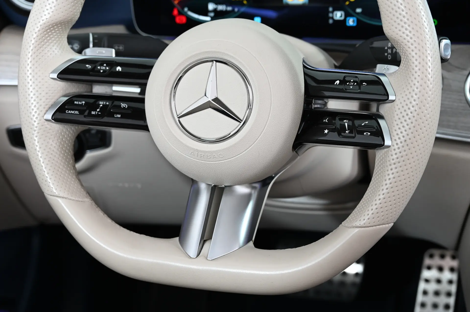 Mercedes-Benz E 220 d AMG Line Aut. 29