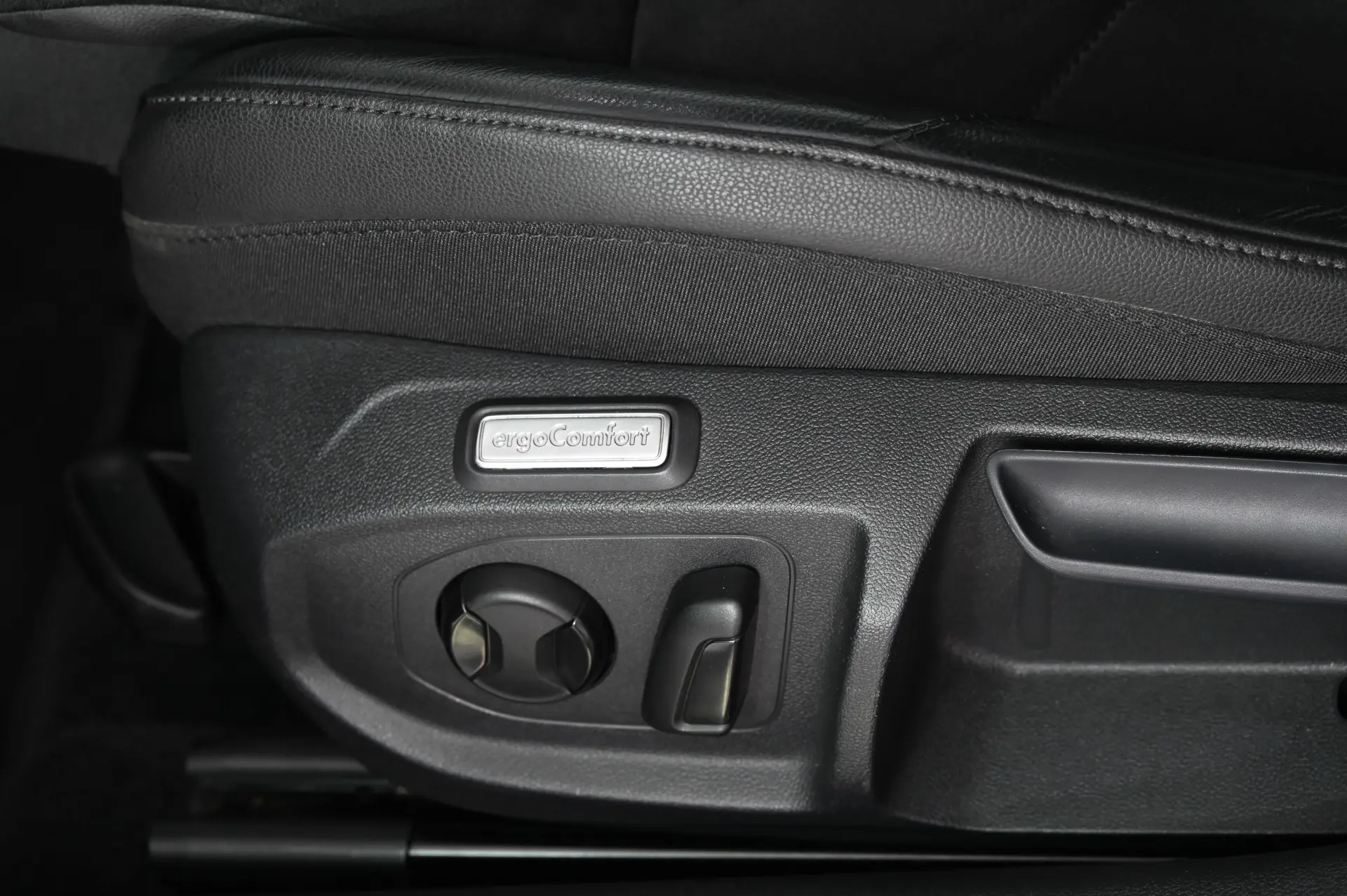 Volkswagen Arteon 2.0 TDI Elegance DSG 27