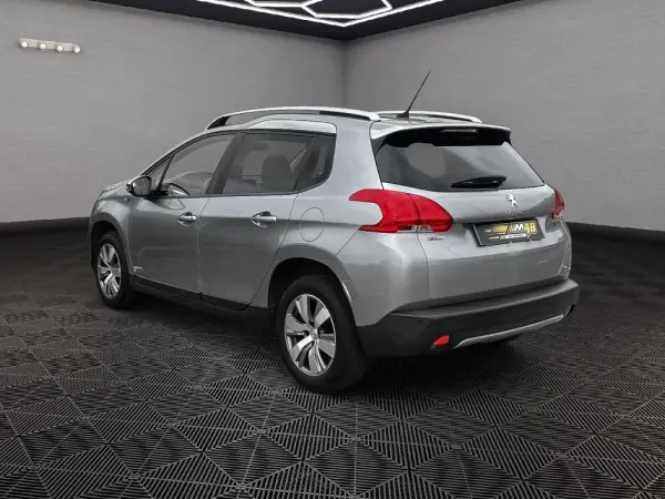 Peugeot 2008 1.2 PureTech Active 5