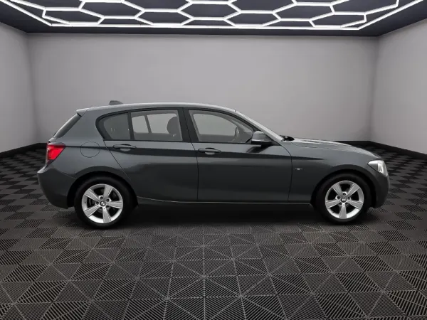 BMW 116 d EDynamics Line Sport 5