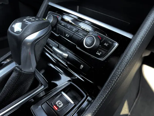 BMW 225xe Active Tourer Line Sport 12