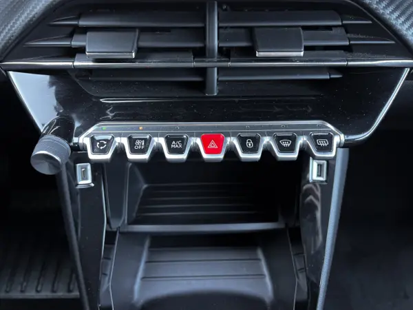 Peugeot 2008 1.2 PureTech Allure 12